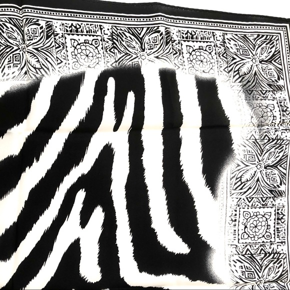 NWOT Bandanna style silk mini scarf - Picture 5 of 5